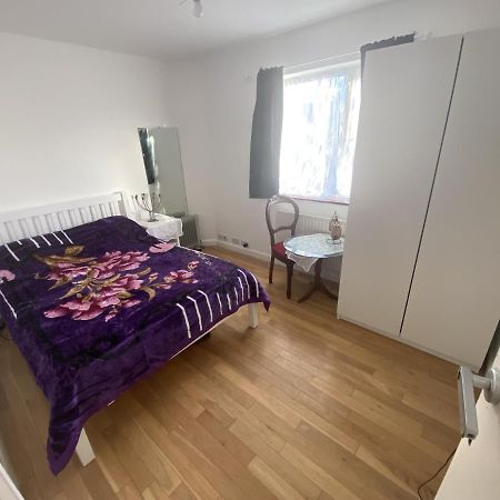 Art Double Bed Room Edgware Exterior foto