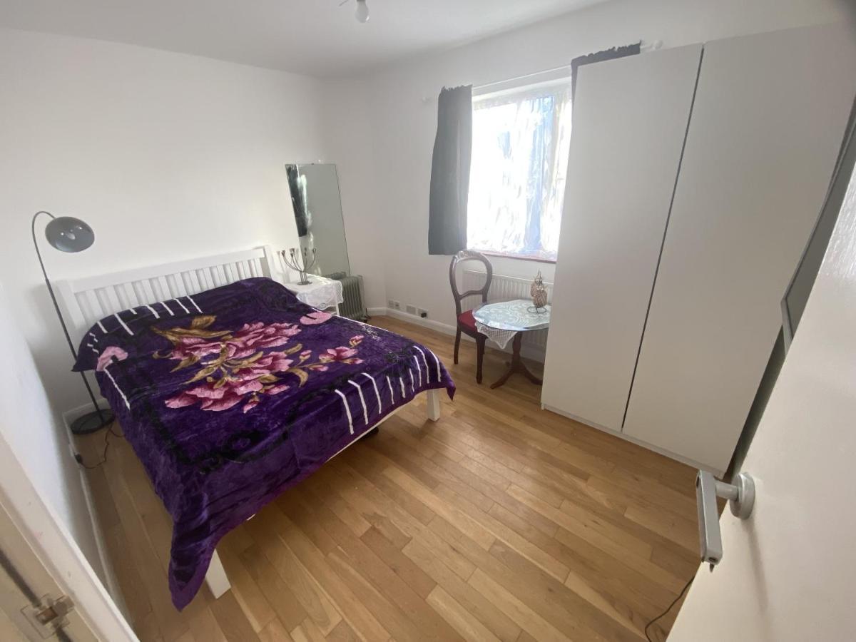 Art Double Bed Room Edgware Exterior foto