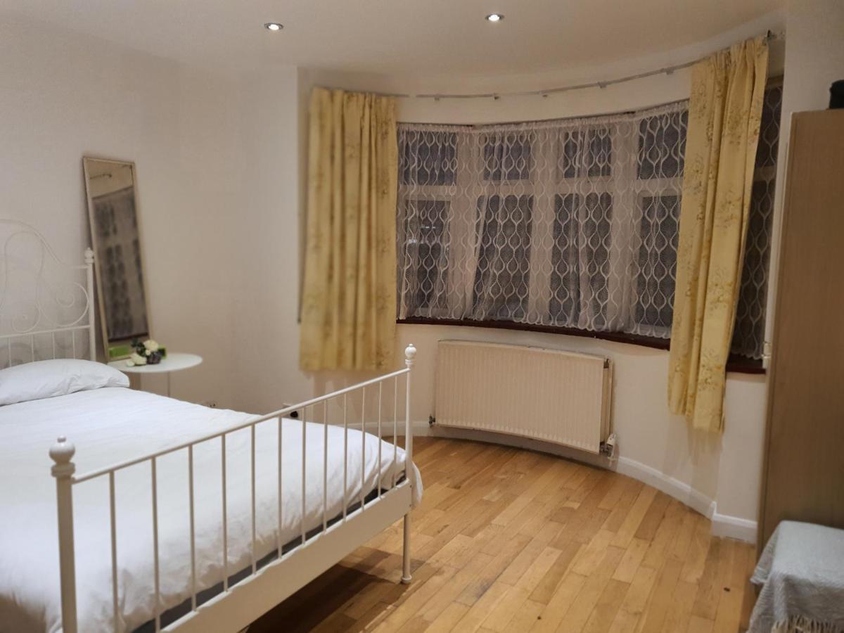 Art Double Bed Room Edgware Exterior foto