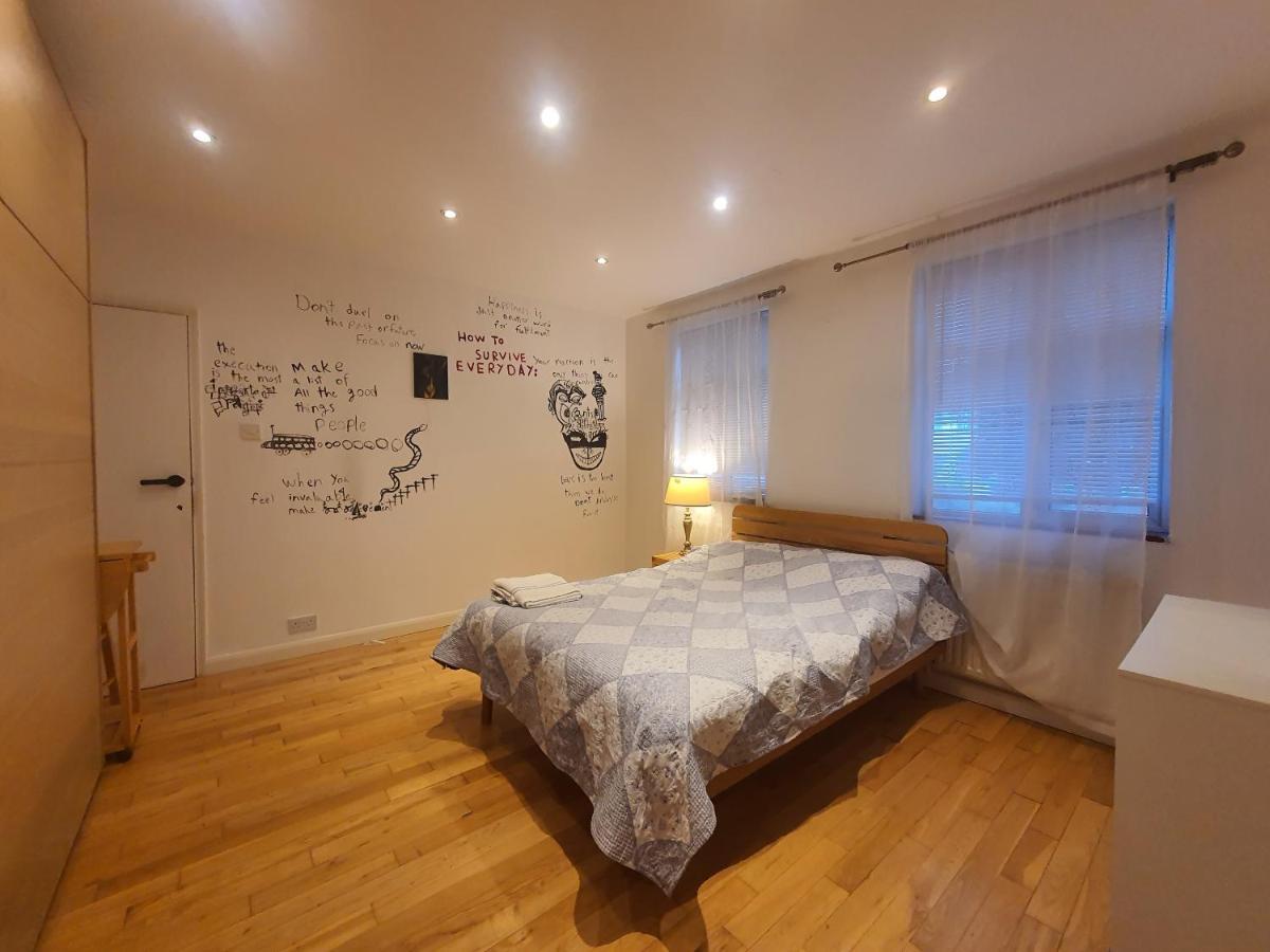 Art Double Bed Room Edgware Exterior foto